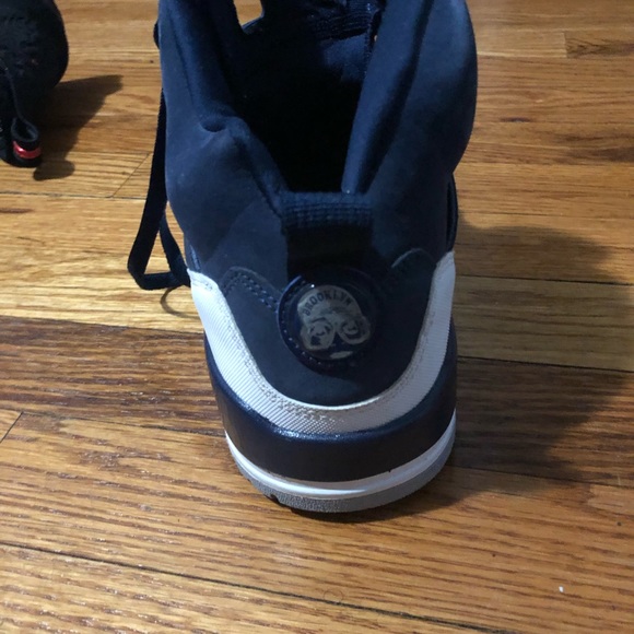 Jordan spikes - Picture 3 of 4